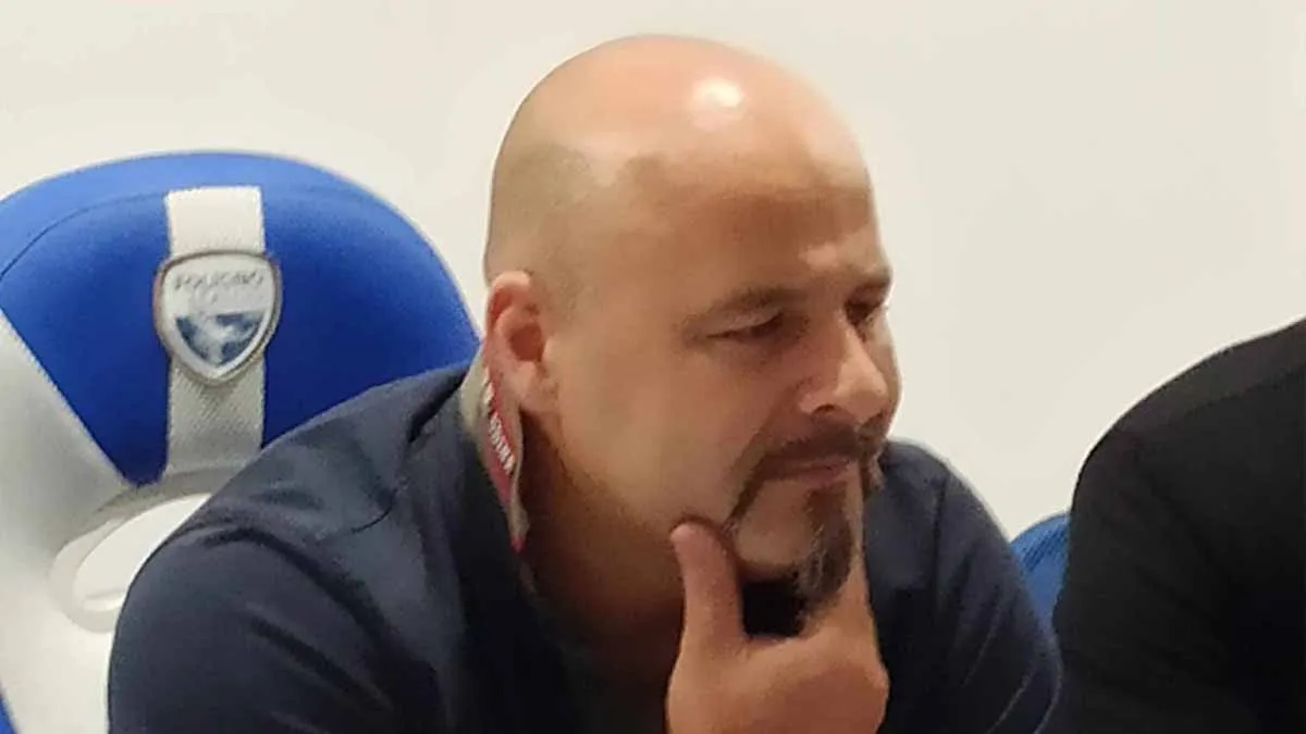 Todi - Il presidente Filippetti annuncia la resa
