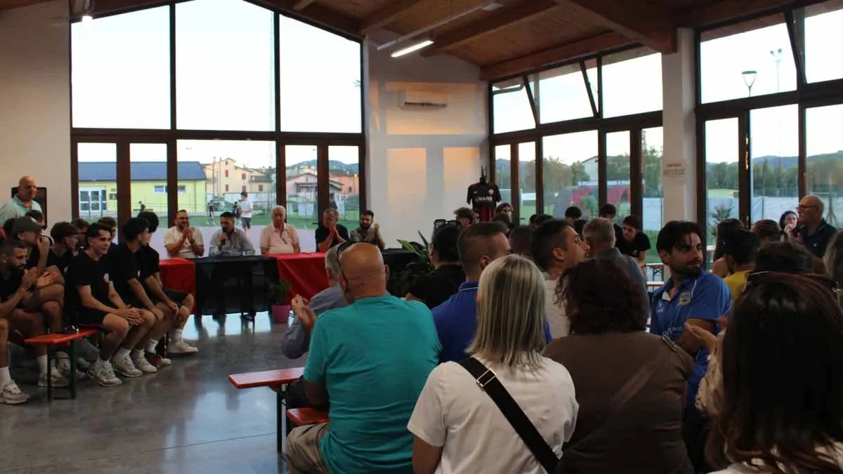 Selci Nardi, applausi al primato e commozione alla presentazione della squadra