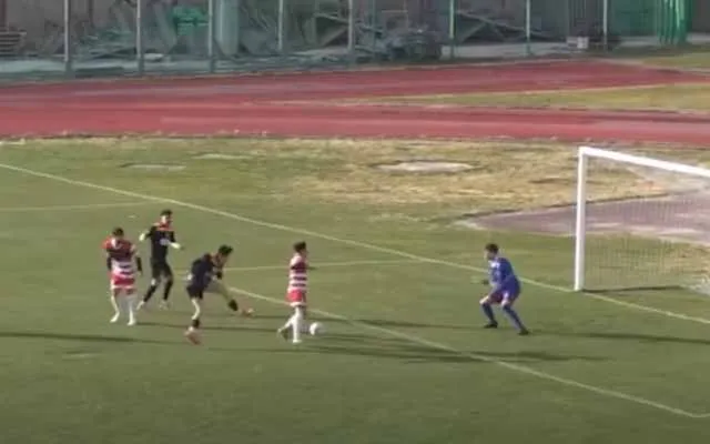 Costano, la solita zampata-gol di Damiano Listini, il «castigatore» delle grandi